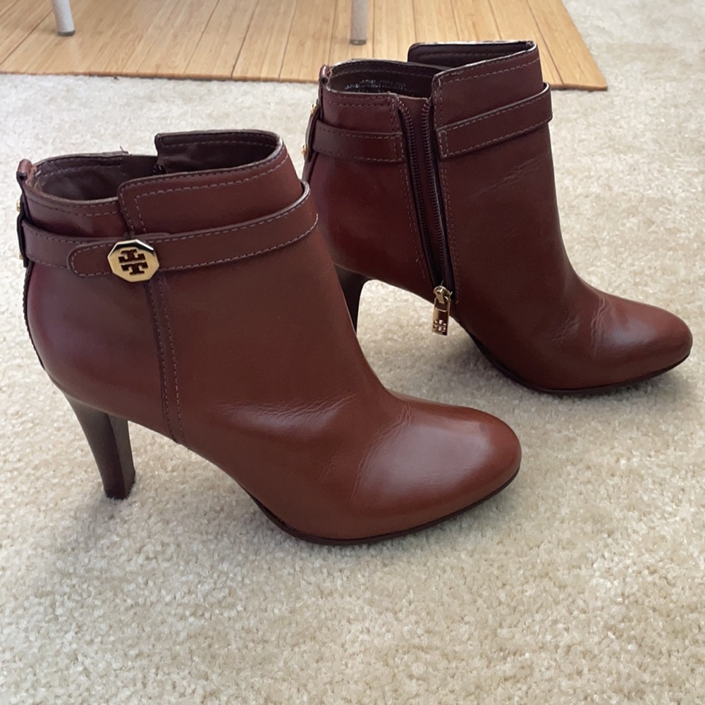 Tory Burch “Brita 85mm” heel bootie in “almond”, size 8.5